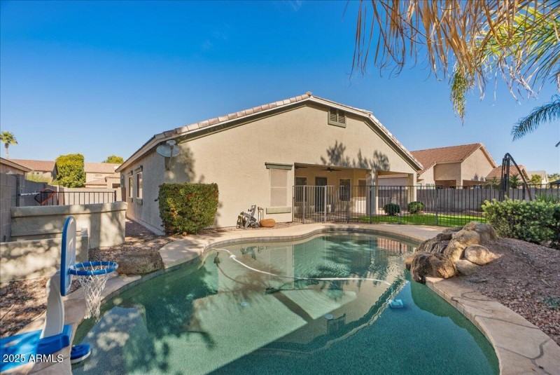 37-Pool and Back of home