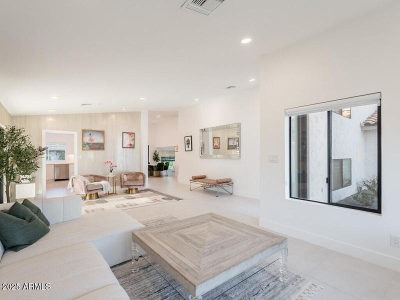 008_Living Room Area