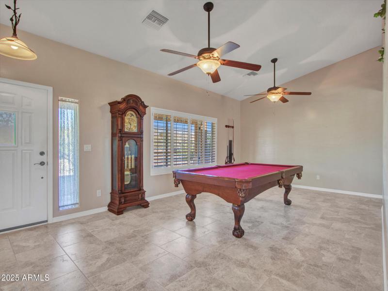 07-Living-and-Dining-room-(5)