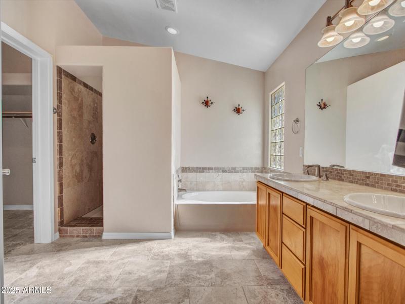 13-Primary-Bath-&-WIC-(1)