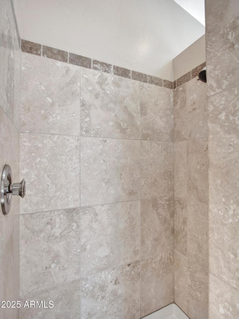 13-Primary-Bath-&-WIC-(3)