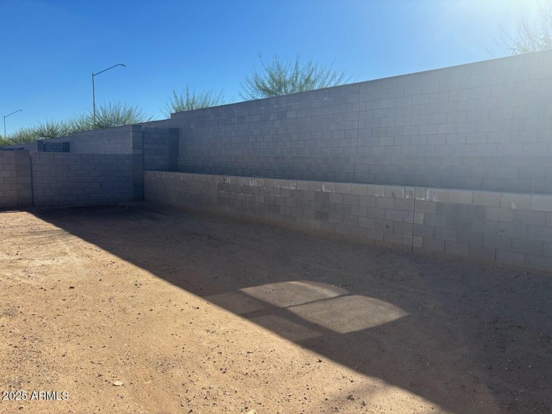 22599 W PONTIAC Drive,