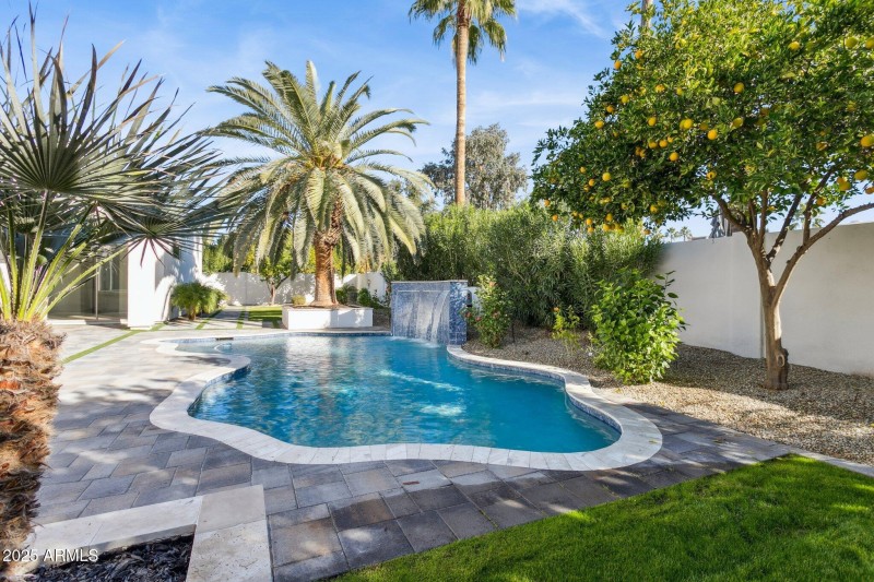 9-web-or-mls-8713-n-80th-pl