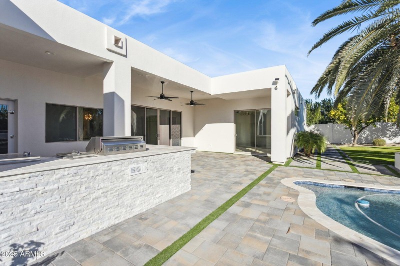 12-web-or-mls-8713-n-80th-pl