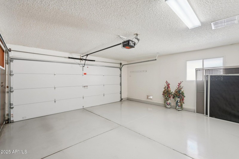 33-web-or-mls-N 103rd Ave-S1412-033