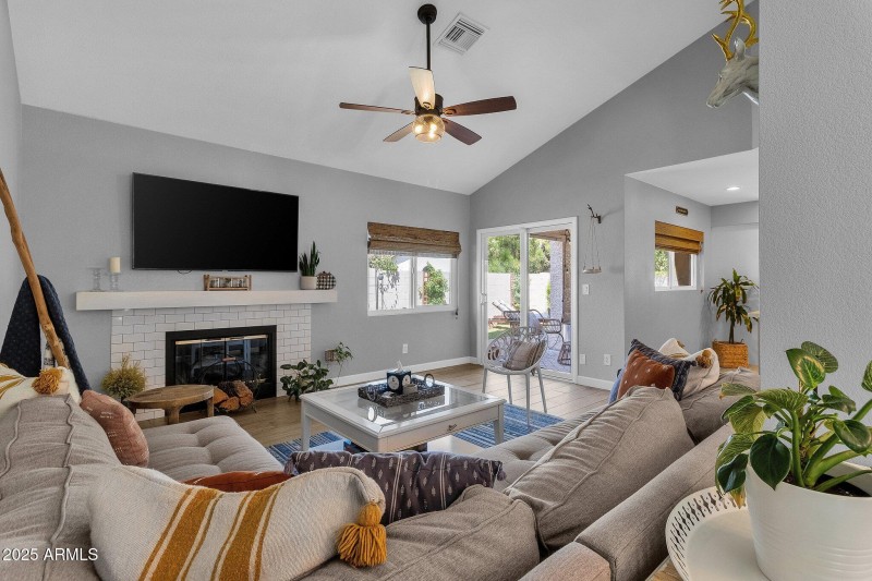 13-web-or-mls-13250-n-91st-st