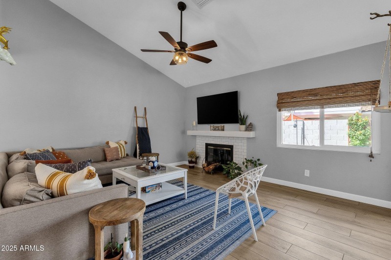 14-web-or-mls-13250-n-91st-st