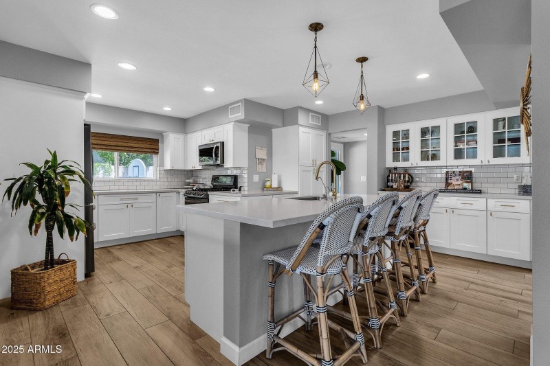 16-web-or-mls-13250-n-91st-st