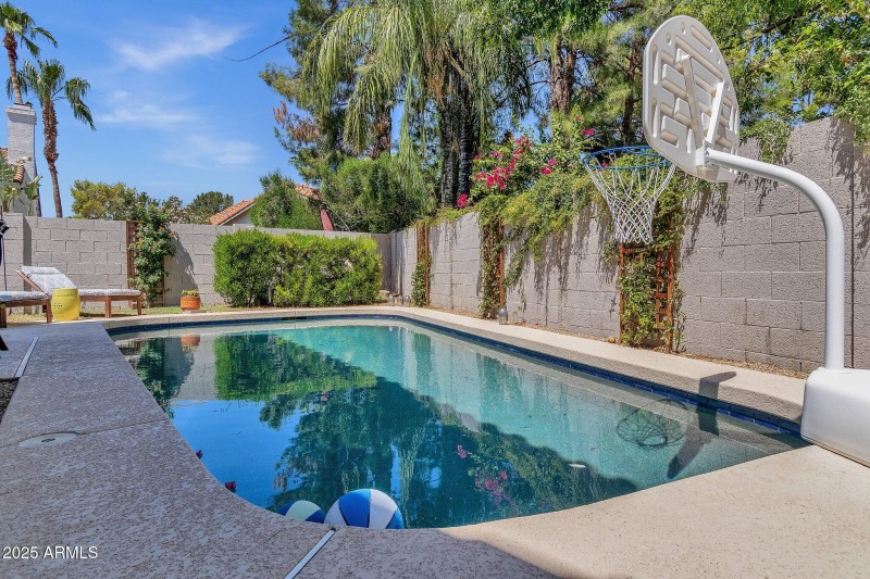 40-web-or-mls-13250-n-91st-st