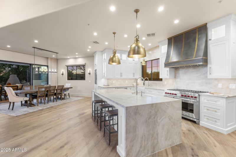 Gorgeous dining & retractable walls