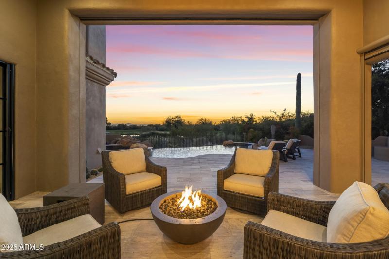 Between 18th Holes of 2 Boulders courses