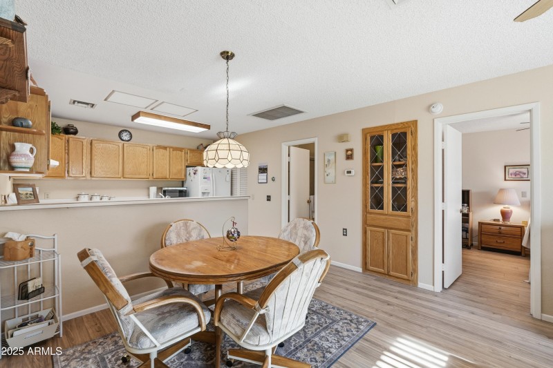 Dining_Built in China_Curio Cabinet