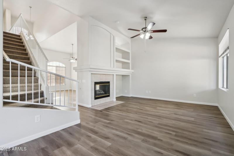 11-web-or-mls-E Oakland St-S1512-011