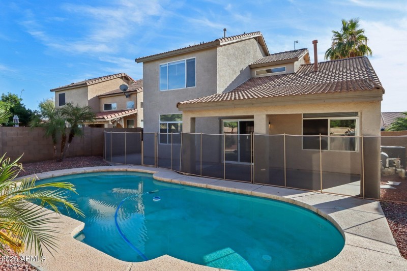 41-web-or-mls-E Oakland St-S1512-041