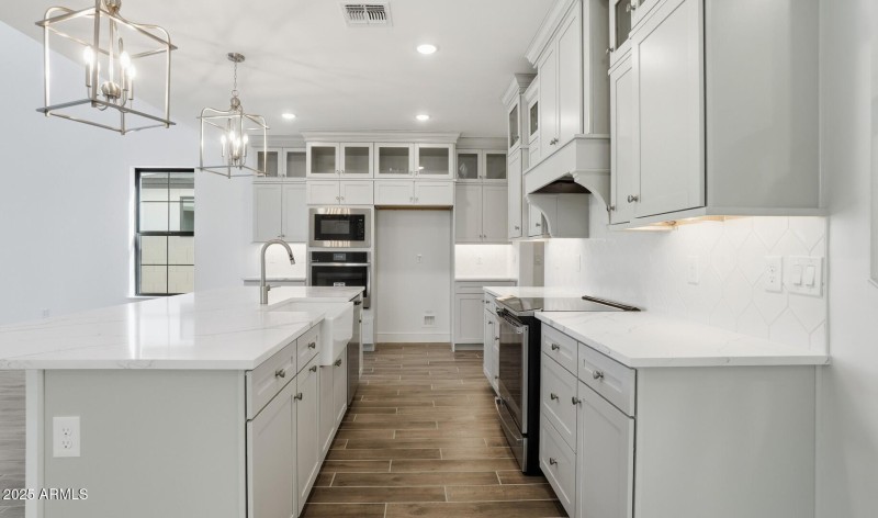 Viviendo Lot #7 Kitchen (3) (Large)