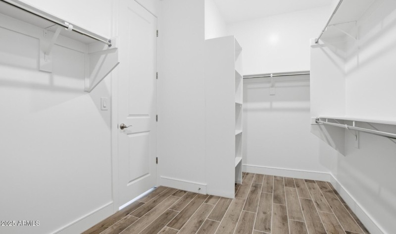 Viviendo Lot #7 Primary Closet (Large)