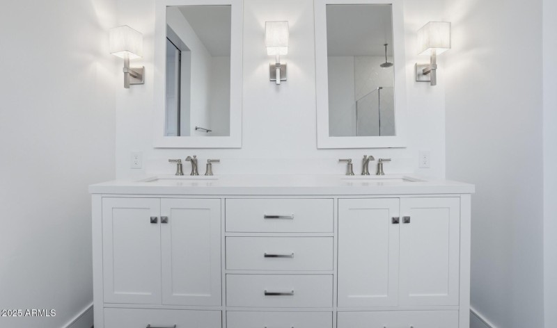 Viviendo Lot #7 Primary Bath (3) (Large)