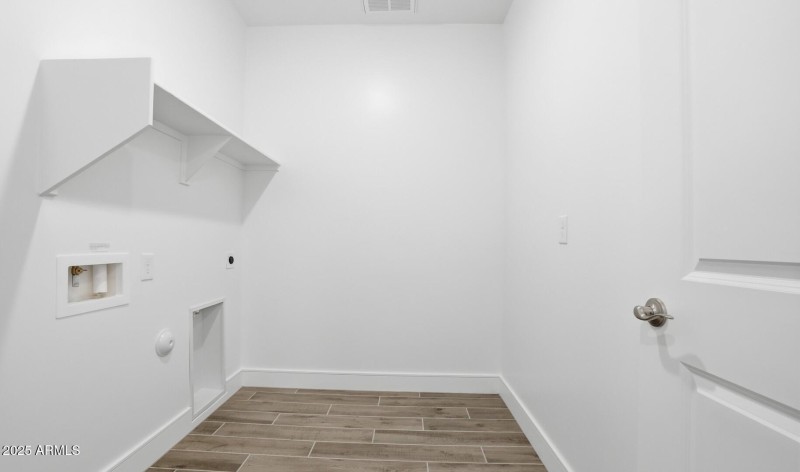 Viviendo Lot #7 Laundry Room (Large)