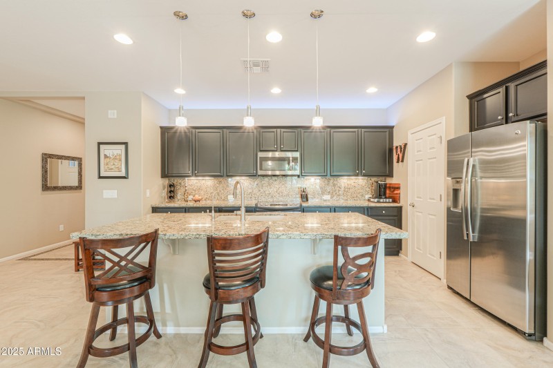 Under cabinet & pendant lights