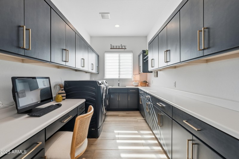 Laundry/office space