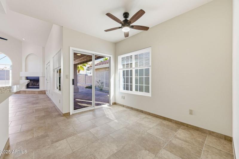 20-web-or-mls-3242 E Briarwood Terrace-2