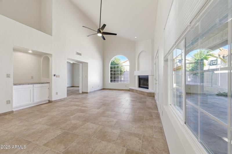 21-web-or-mls-3242 E Briarwood Terrace-2