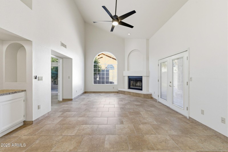 23-web-or-mls-3242 E Briarwood Terrace-2