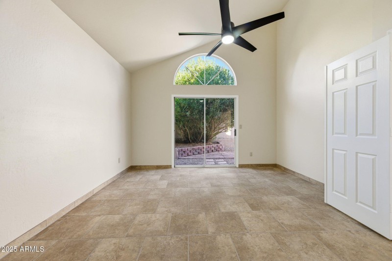 29-web-or-mls-3242 E Briarwood Terrace-2