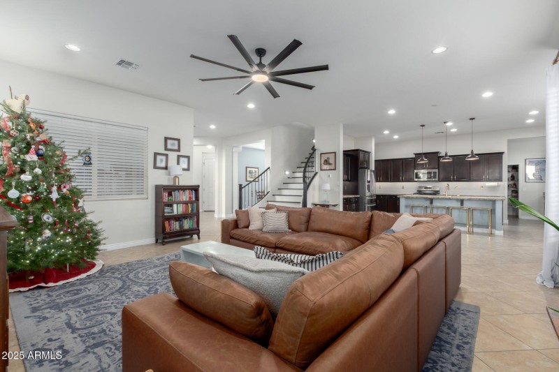 20252 E Quintero Rd.