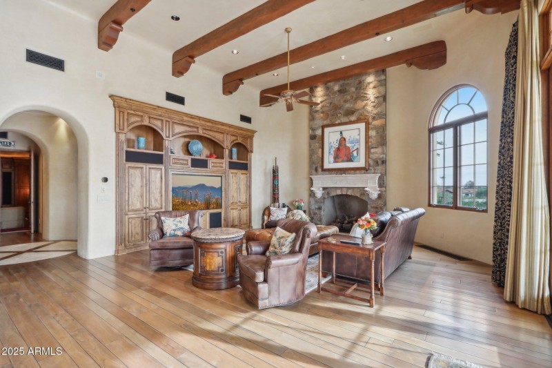 Camelback Mtn • 1-Level Home