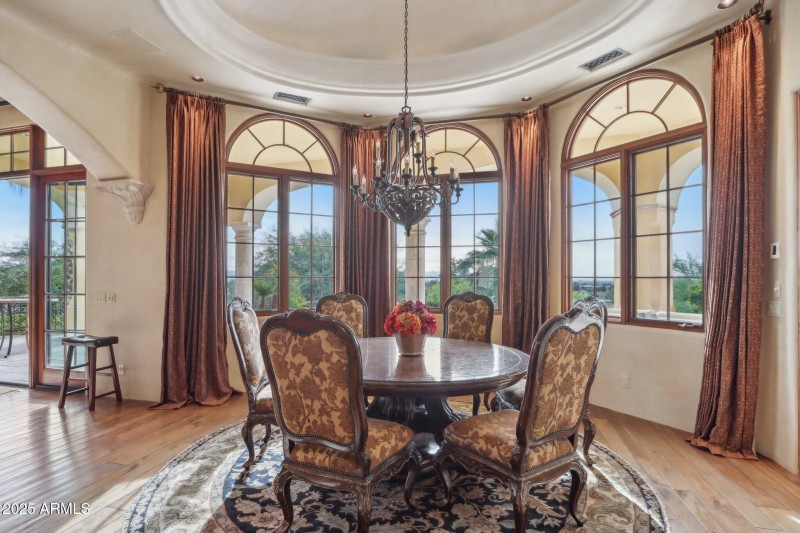 Camelback Mtn • 1-Level Home