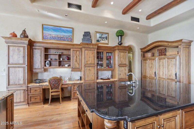 18-web-or-mls-E White Gates Dr-018