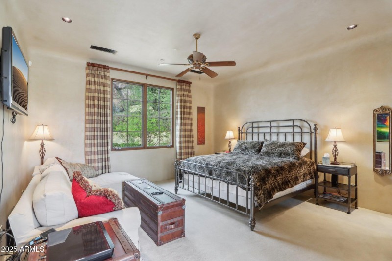 Camelback Mtn • 1-Level Home