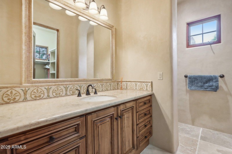 Camelback Mtn • 1-Level Home