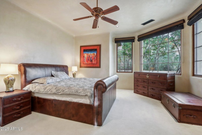 Camelback Mtn • 1-Level Home