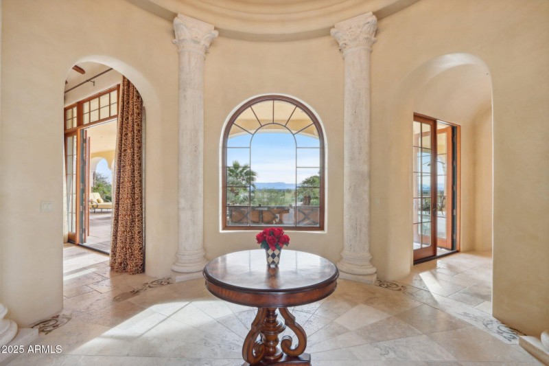 Camelback Mtn • 1-Level Home