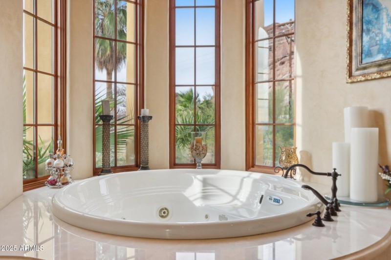 Camelback Mtn • 1-Level Home