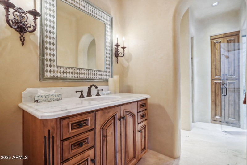 Camelback Mtn • 1-Level Home