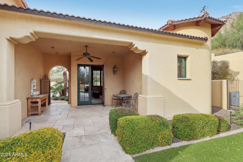 Camelback Mtn • 1-Level Home