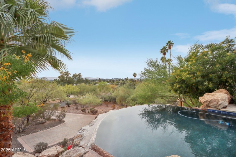 Camelback Mtn • 1-Level Home