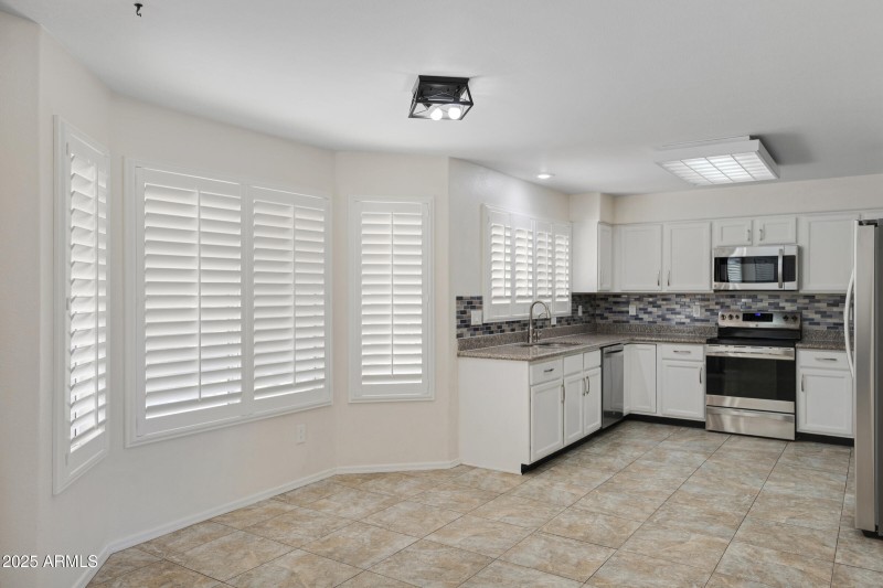 4237 E Rockledge Rd-17