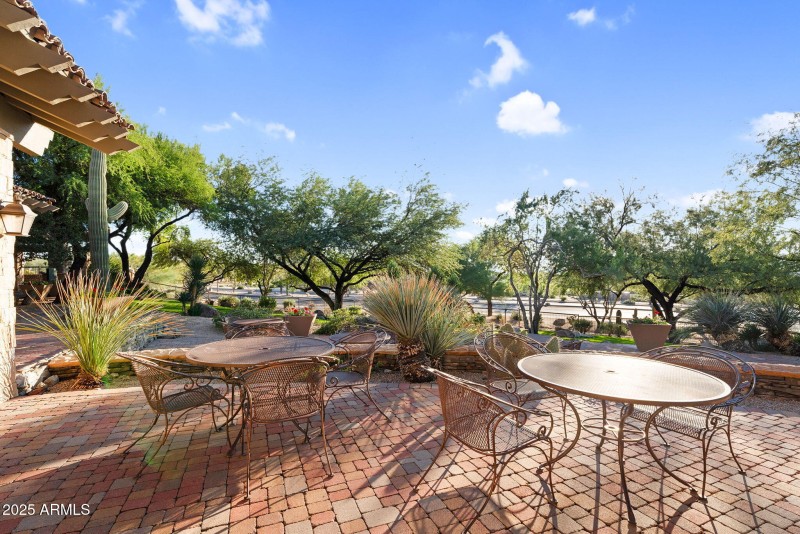 94-web-or-mls-94-web-or-mls-DSC00471