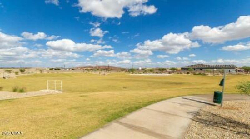 Los Cielos at Rancho Mercado - Community