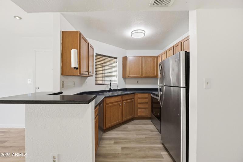 8_remove_11431967_1765987477544