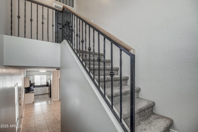 LANDING BETWEEN LEVEL 2 AND 3_