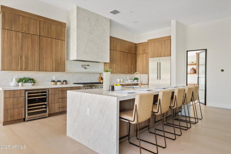 Kitchen | Breakfast Area