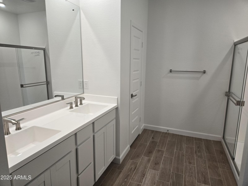 Lot 294 Primaty bath