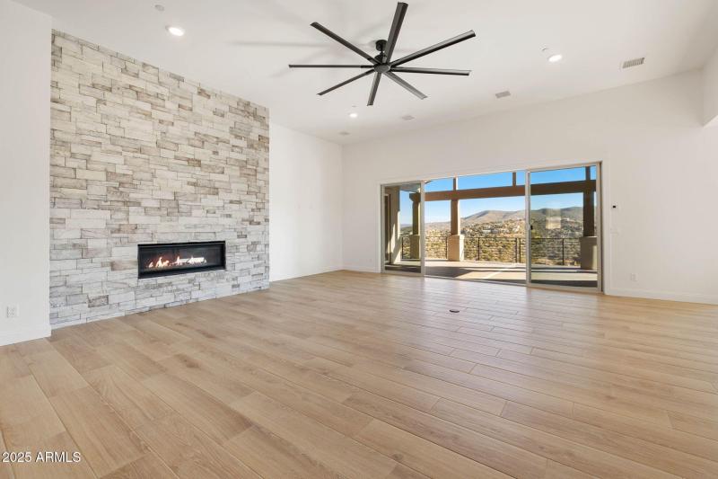 Open Spacious Floorplan