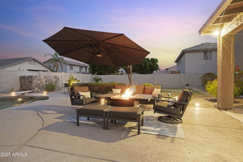Backyard Fire Pit Seating Area
