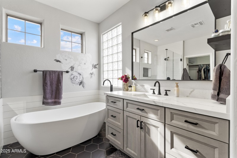 Spa-Inspired Primary Bathroom